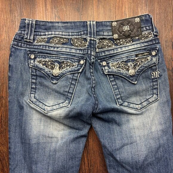 Miss Me Capri Jeans Rhinestone Leaves Distressed Medium Wash Women’s Size 29 - Picture 4 of 11